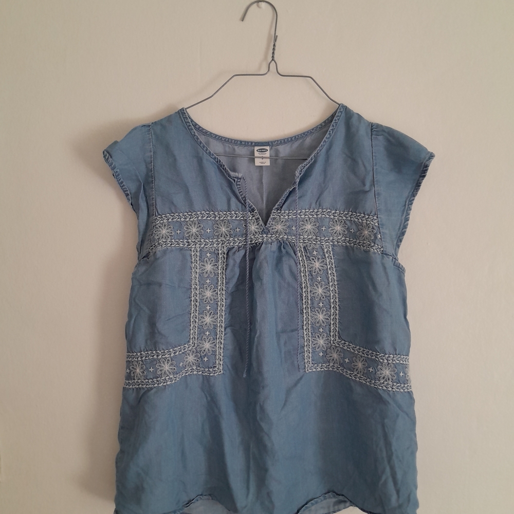 Old Navy Light Blue Embroidered Blouse Chambray